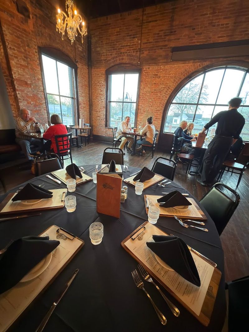 The Setting That Makes Dinner Feel Special