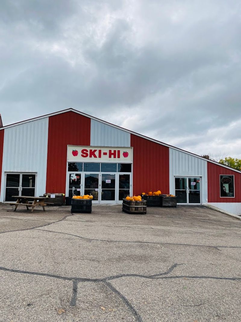 Ski-Hi Fruit Farm, Baraboo