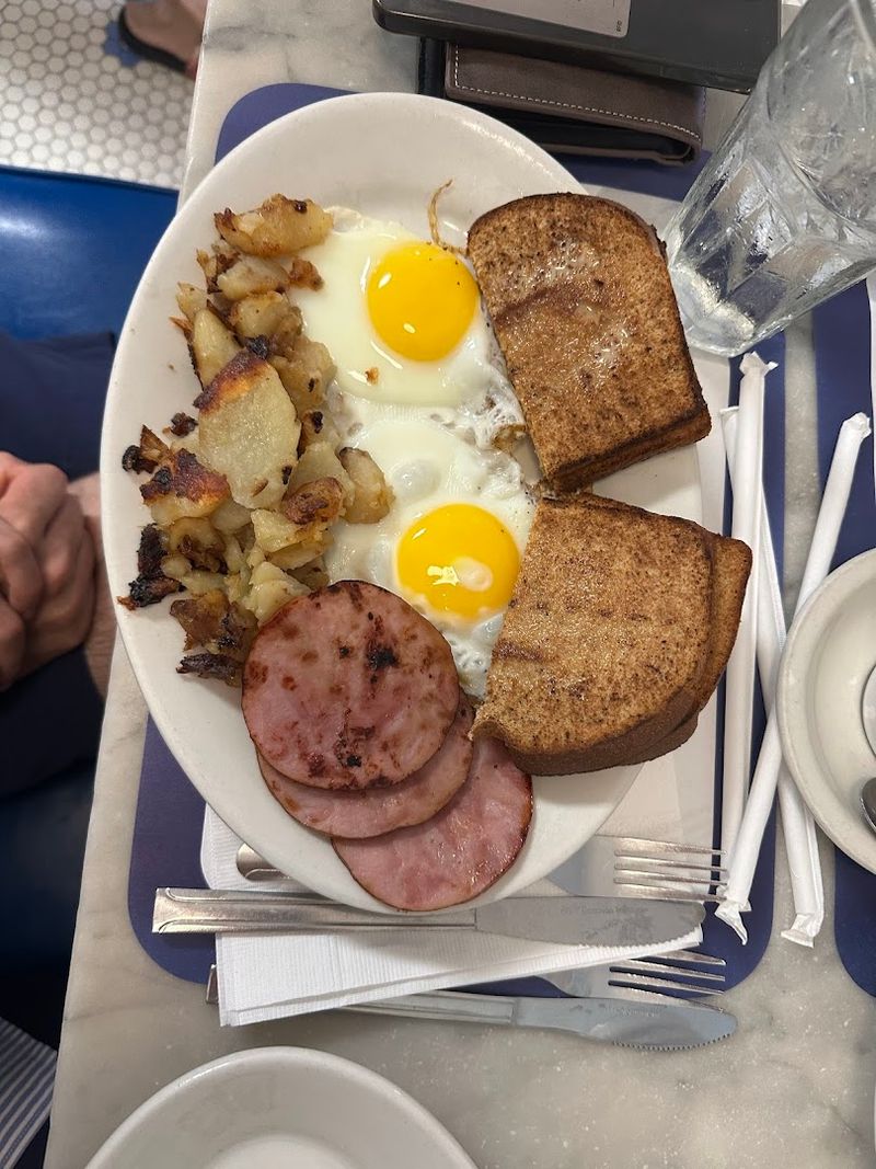 Breakfast At The Counter Worth Waking Up For