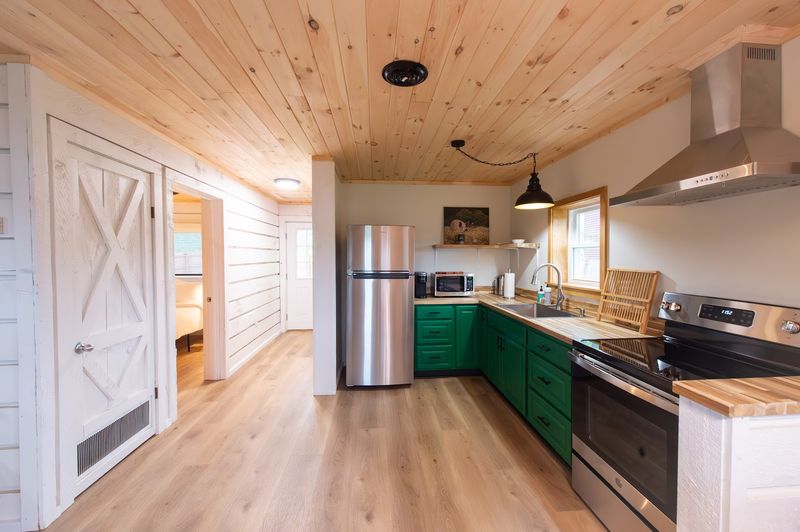 Glamping In A Tiny House With Pigs As Your Neighbors