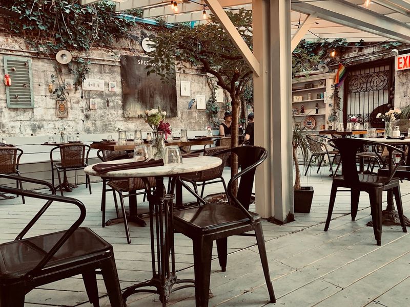 Bistro So