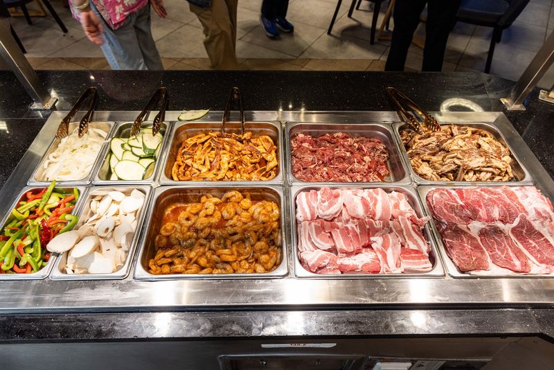 Teppanyaki Grill Station Brings Dinner To Life