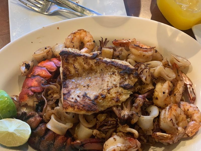 The Grilled Seafood Platter That Commands The Table