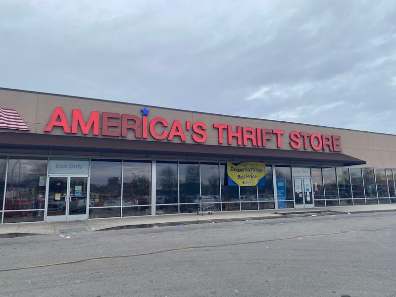 Store Hours That Work Around Real Life Schedules