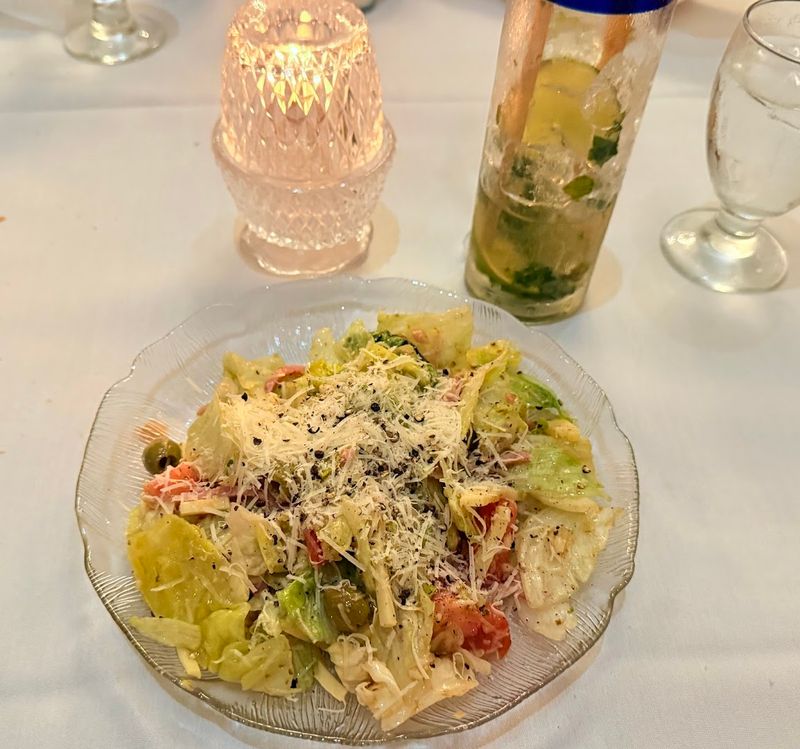 The Tableside Salad Everyone Talks About