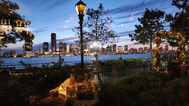 Mezze On The River 