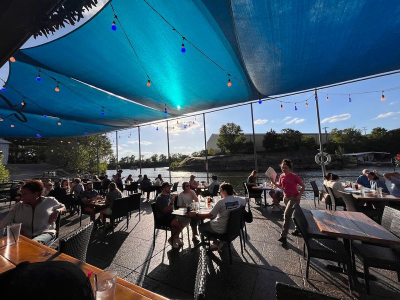 Blue Moon Waterfront Grille, Nashville