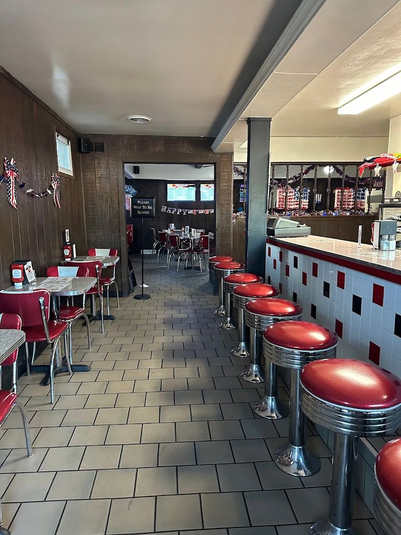 The Retro Atmosphere That Sets The Mood