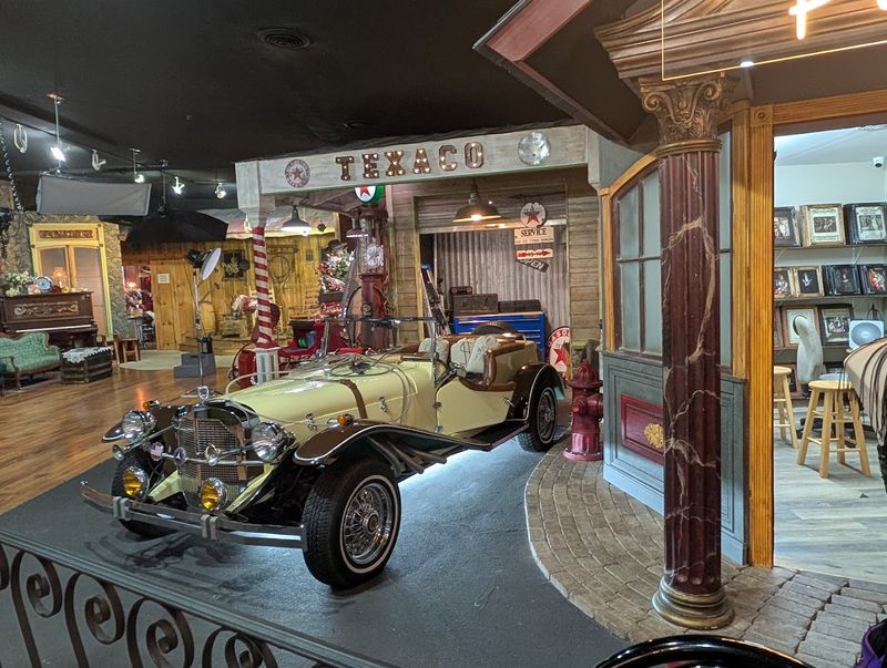 The Old-Time Photo Studio That Turns Ordinary Visits Into Keepsakes