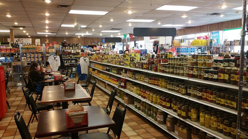 A Market That Feels Like A Real Italian Neighborhood Shop