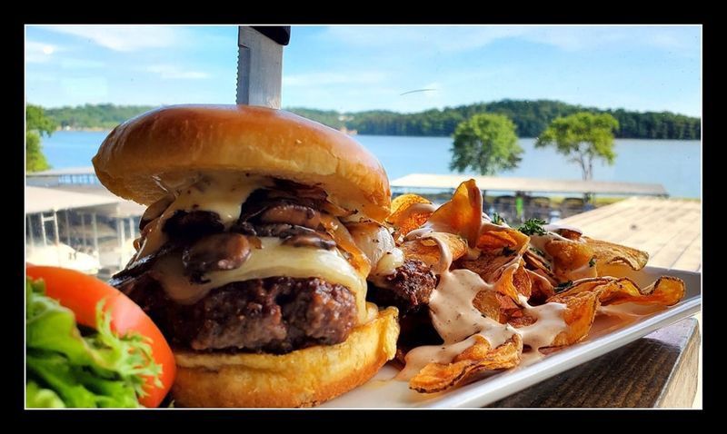 What Makes Lakeshore Grille Worth The Drive To Chattanooga