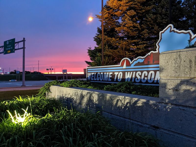 The Welcome Center Nearby Makes It More Than A Photo Stop
