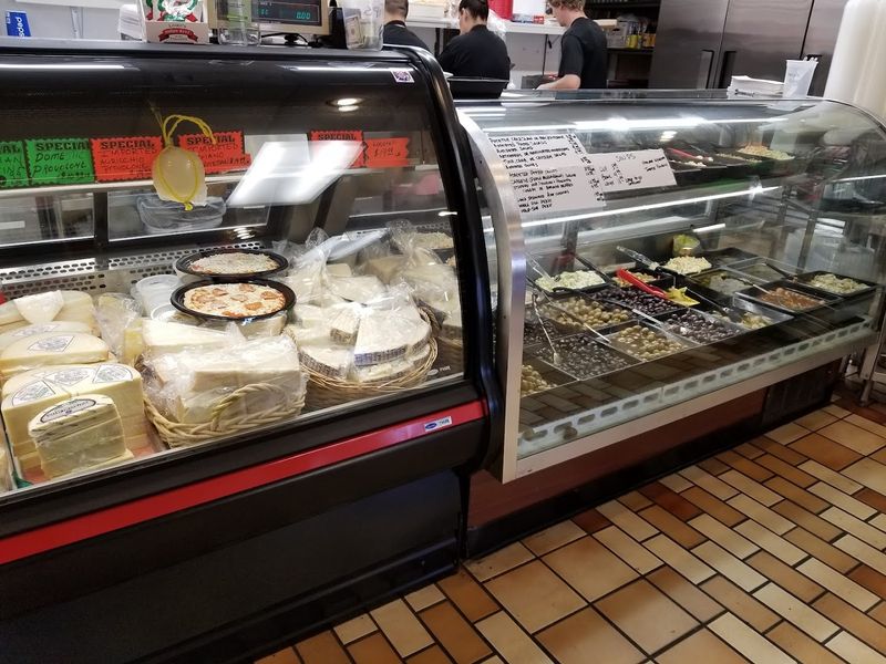 Hot Dishes And Deli Classics Worth Exploring