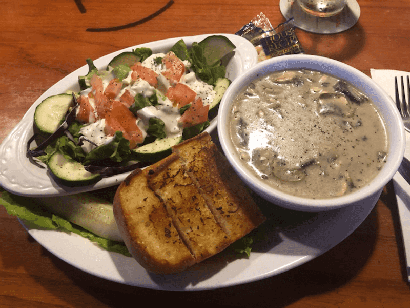 Pairing Steaks With Complementary Side Dishes