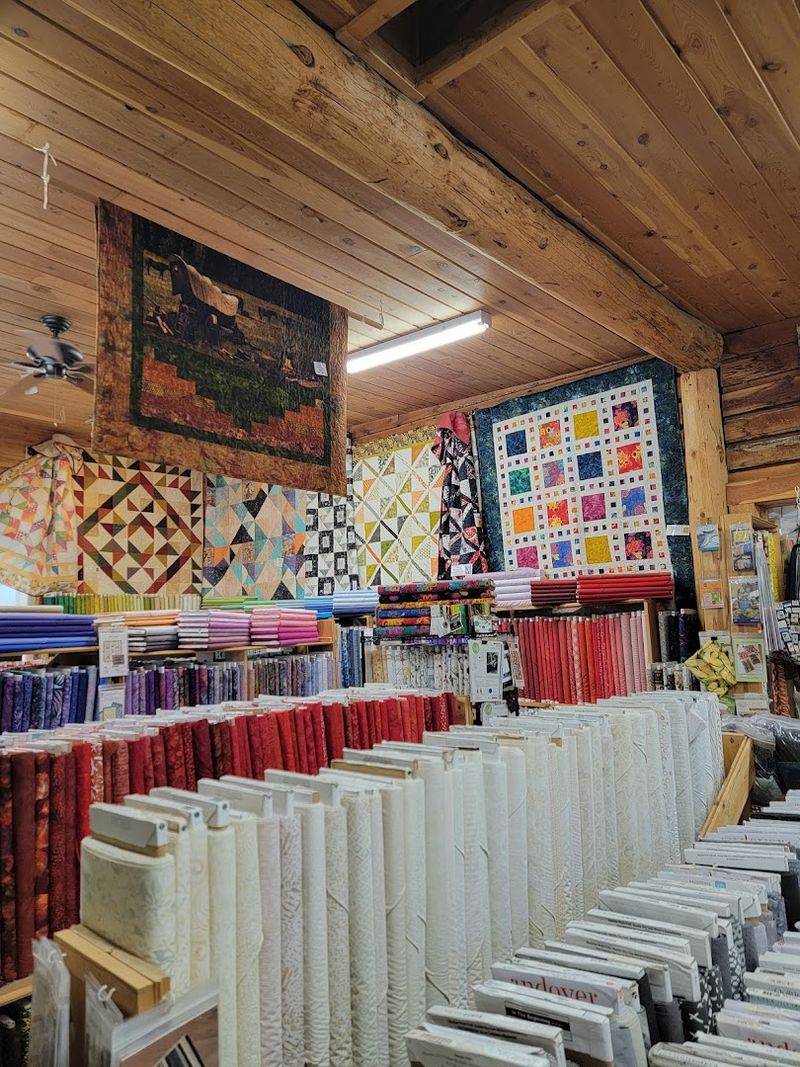 Complementary Sewing Accessories And Tools