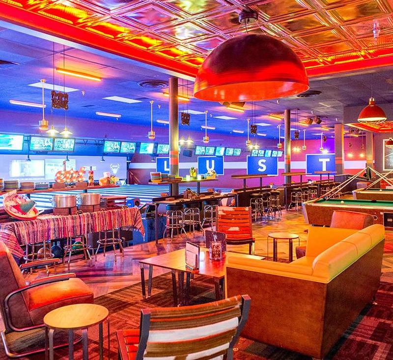 Karaoke And Live Music Set The Tone
