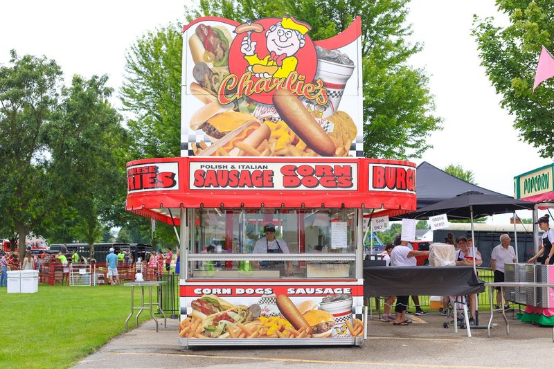 Food Carts Make It Easy To Stay For Hours