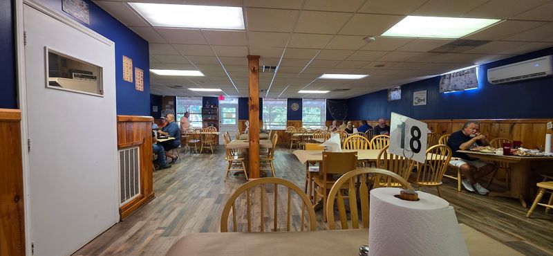 The Vibe Inside Is Exactly What A Good Meal Deserves