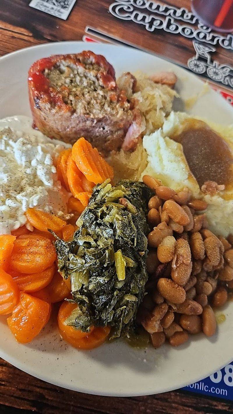 Collard Greens With That Smoky, Slow-Cooked Flavor