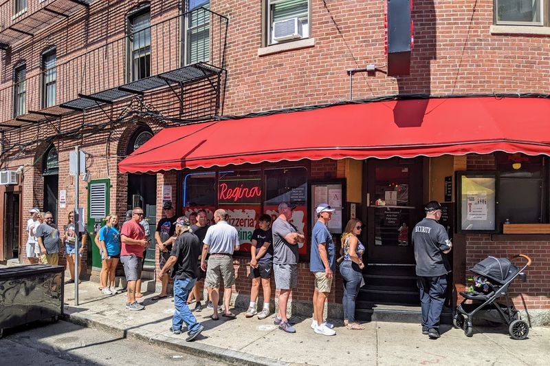 Regina Pizzeria, 11½ Thacher Street