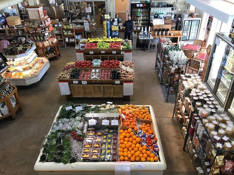 Ward's Berry Farm, Sharon