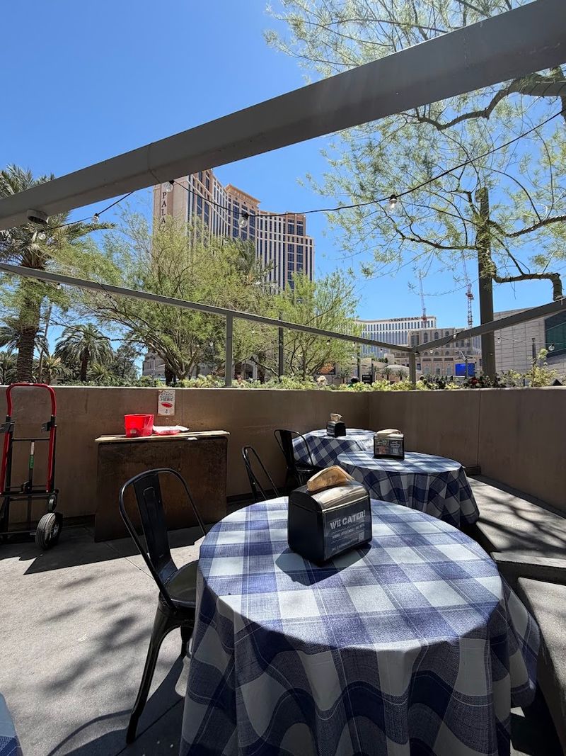 The Outdoor Shack Keeps The Meal Casual