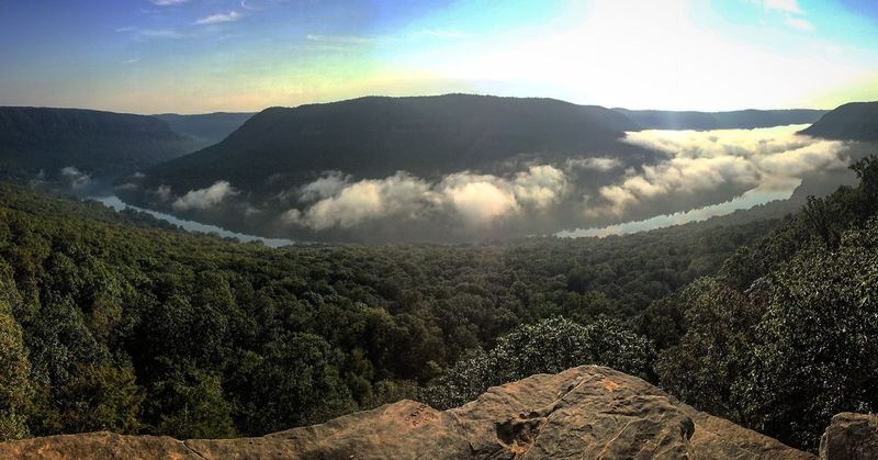 The Tennessee River Gorge: A Backdrop That Does All The Work