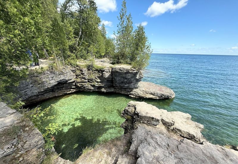 Cave Point Trail