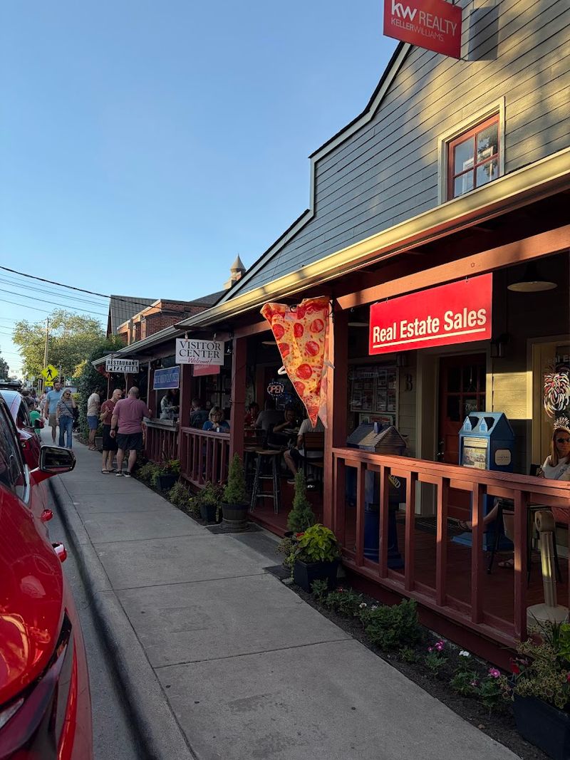 Blue Mountain Pizza - Weaverville