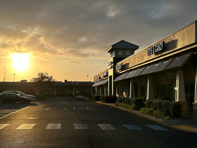 Tips For Navigating Crowded Shopping Areas