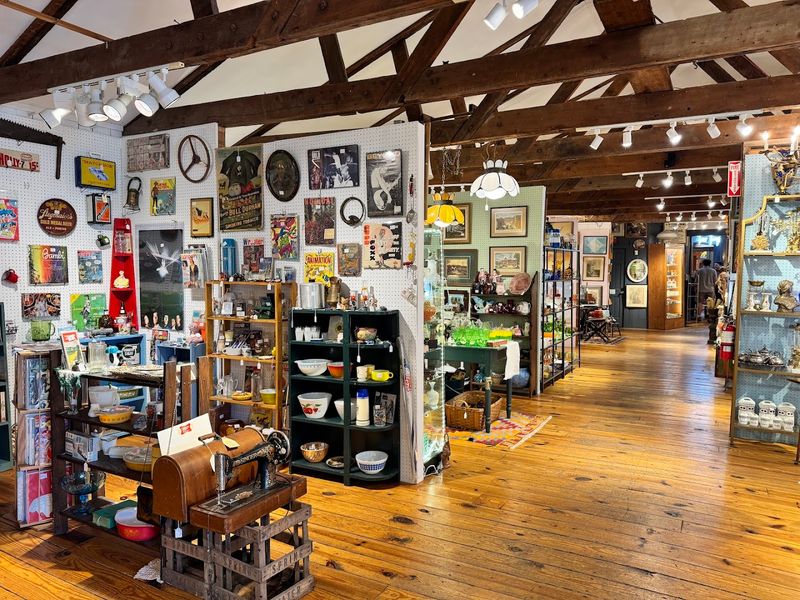 Hyde Park Vintage Emporium and Antiques Center