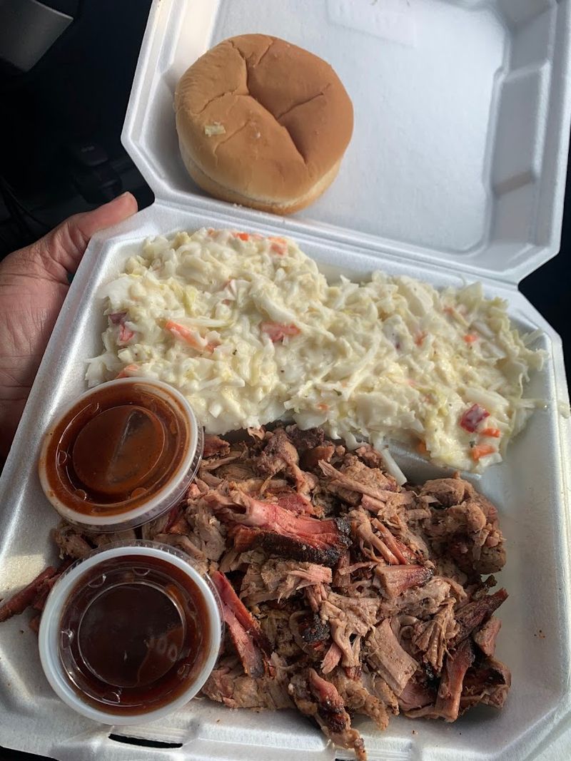 Pulled Pork Plates That Pack Serious Flavor Into Every Bite