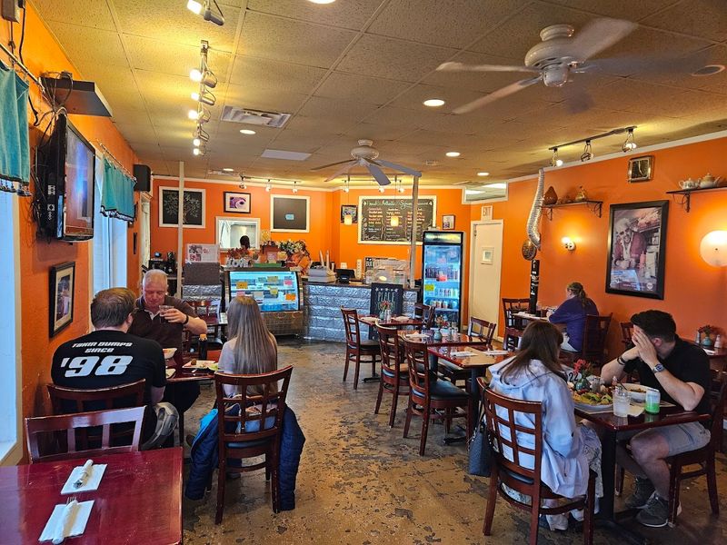 Cafe Rakka, Hendersonville