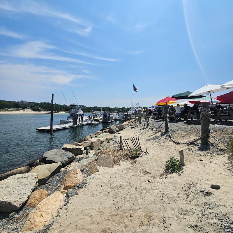 Sesuit Harbor Cafe, Dennis