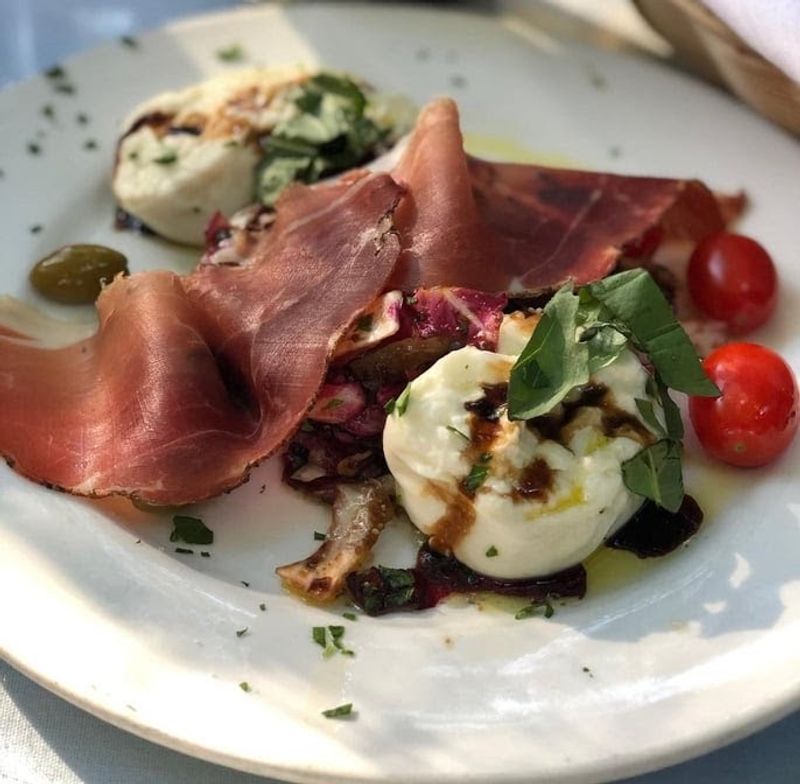 Della Santina's