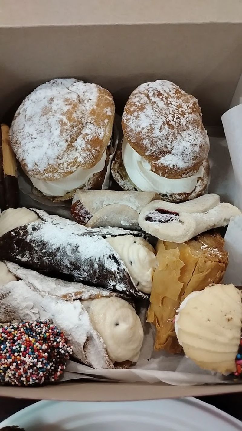 Traditional Pastries That Taste Like They Belong In Italy