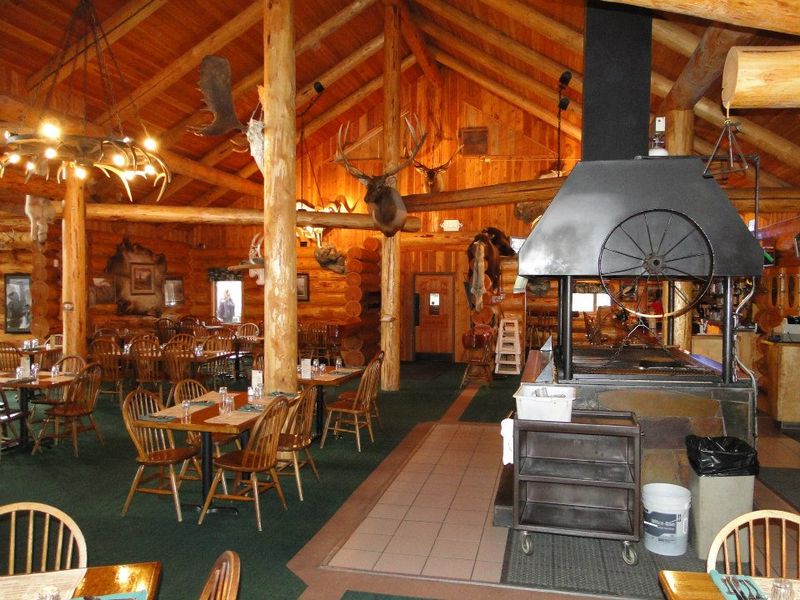 A Steakhouse That Earns The Detour