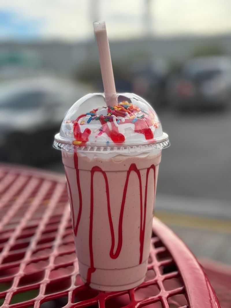 Scoopers Drive-In (Prater Way)
