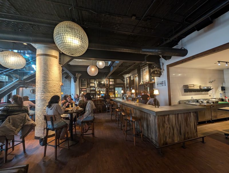An Atmosphere That Balances Energy And Comfort