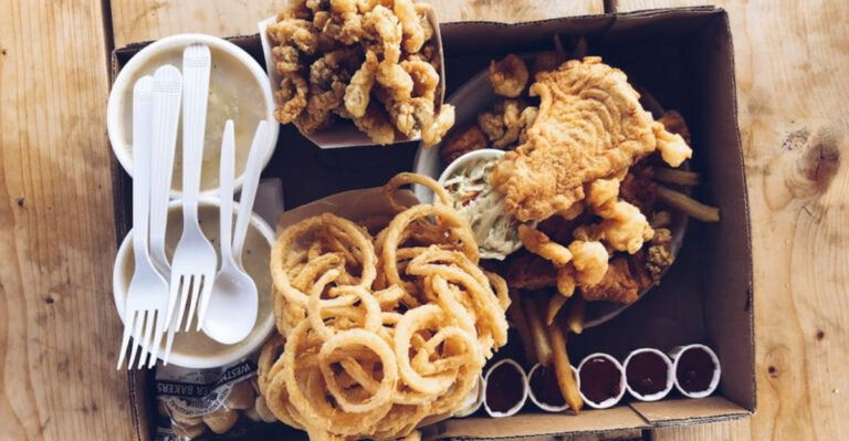 Summer Crowds Still Pack This Classic New Hampshire Clam Shack