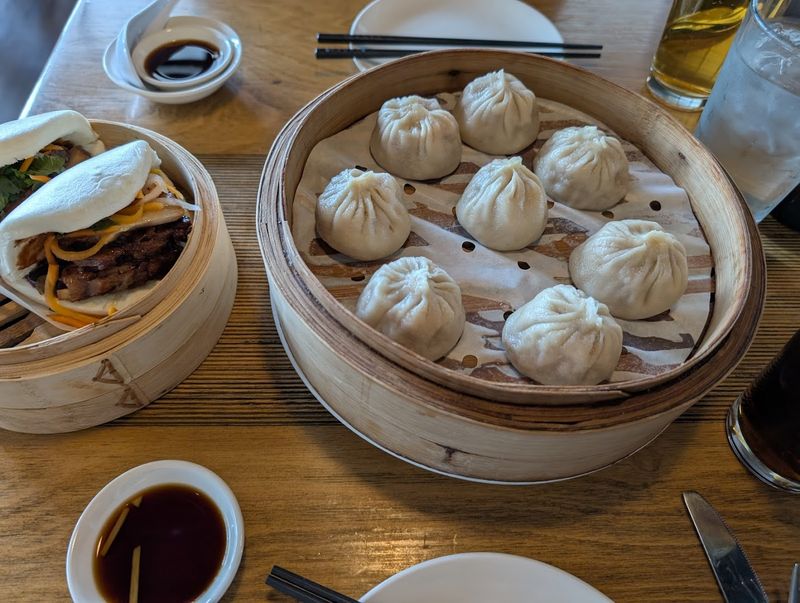 Momo Mee Asian Cuisine