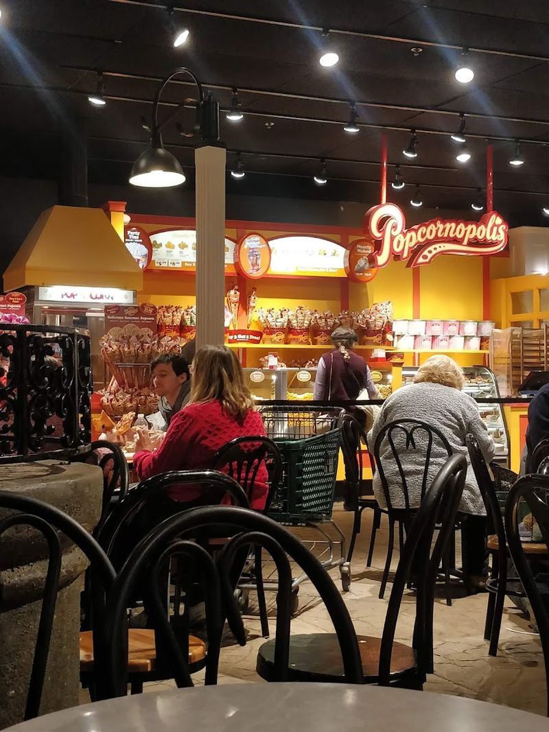 The Food Court Gives You Another Reason To Stay Longer