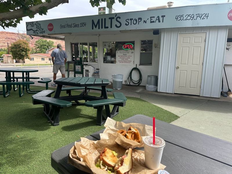 A Burger Joint With Seven Decades Of History