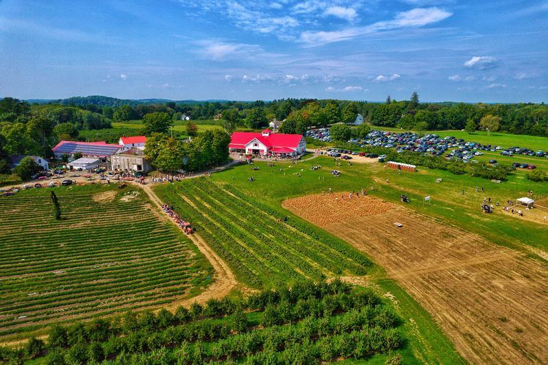 Apple Picking That Actually Feels Like An Adventure