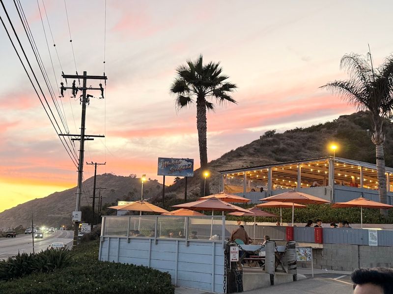 A Seafood Market With A Casual Cafe Feel