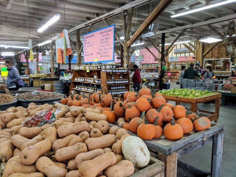 A Market Full Of Local Goods Worth Browsing Slowly
