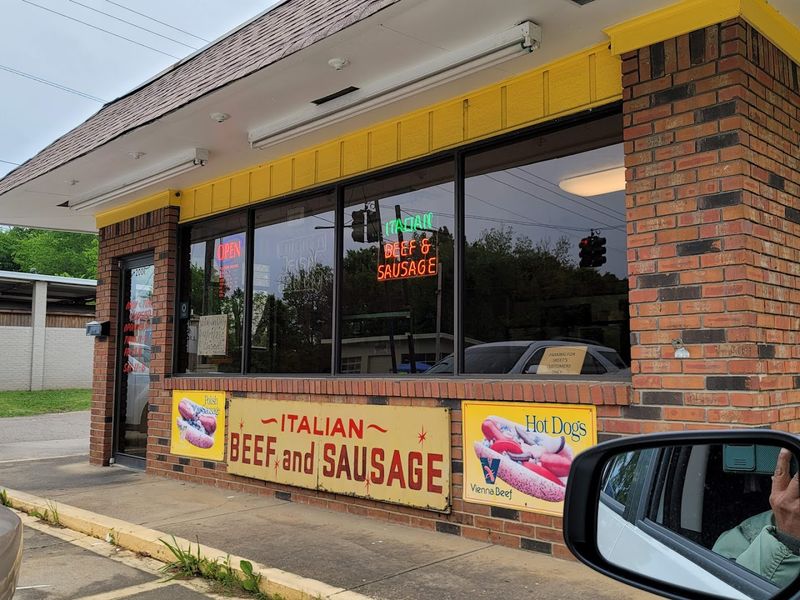 A Hot Dog Joint That Earns Every Mile