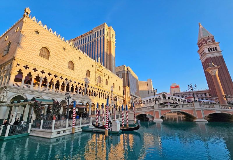 The Outdoor Ride Adds Las Vegas Strip Views To The Romance