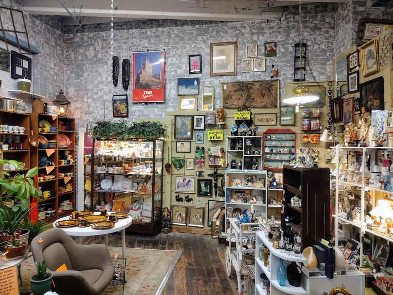 River Market Antiques