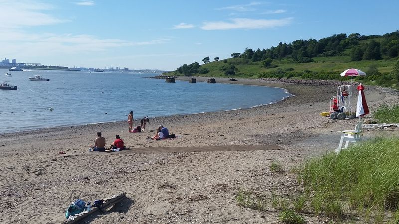 What A Day At This Island Beach Actually Looks Like
